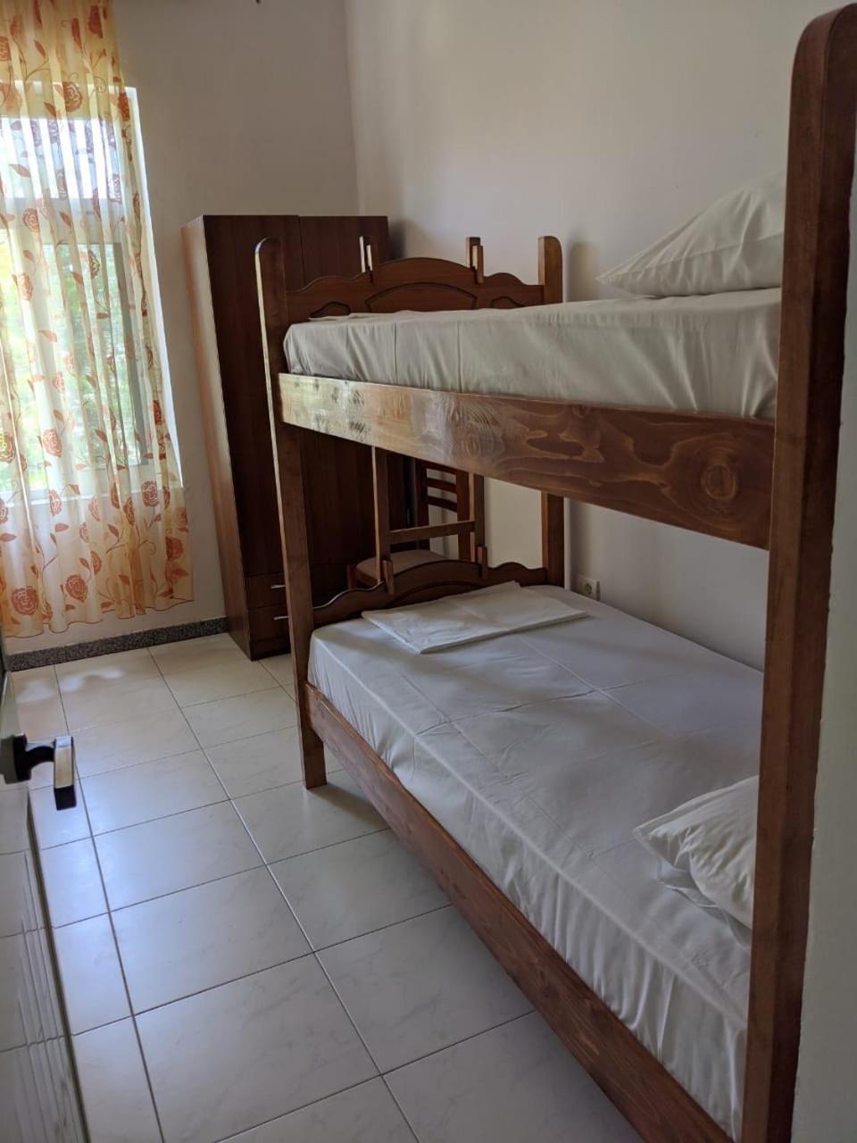 Vollga Promenade Lovely 2 Bedroom Apartment ดูร์เรส ภายนอก รูปภาพ